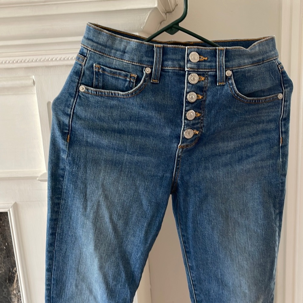 Veronica Beard cropped straight jeans. They have a slight stretch. Very nice!